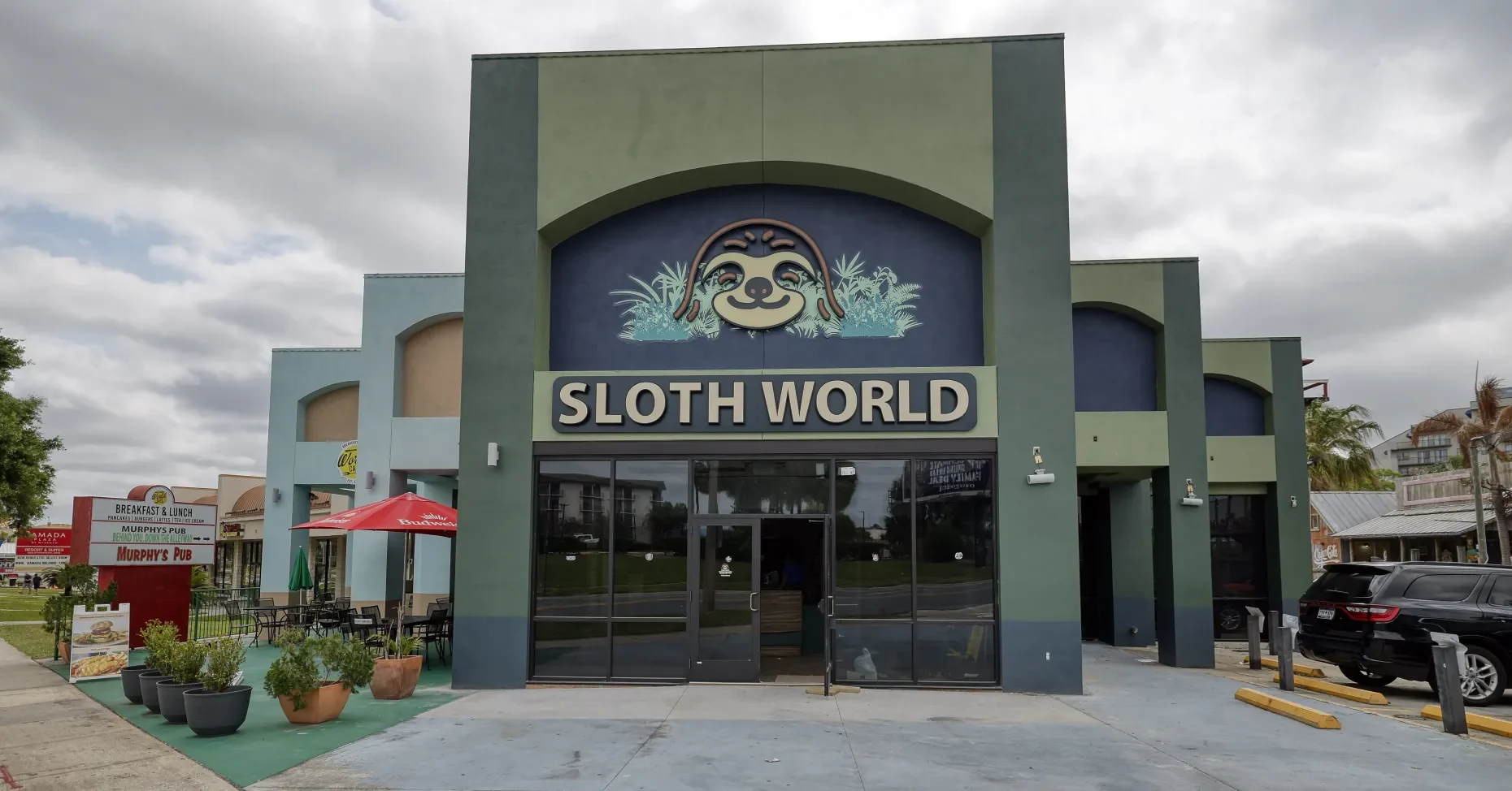 tos-l-sloth-world1535